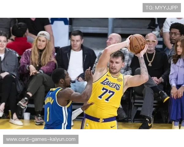 湖人训练场传来坏消息:一人受伤离场