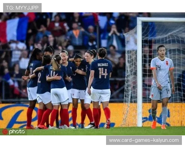 巴黎中前场衔接极为流畅