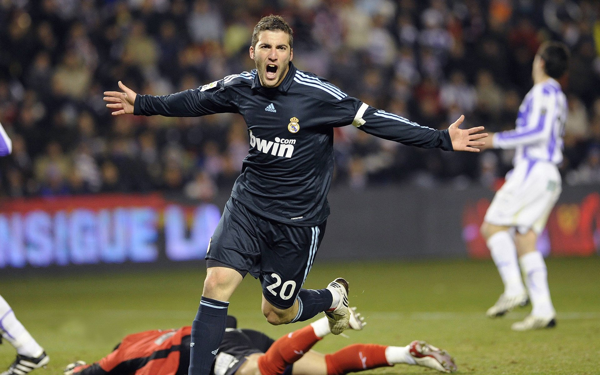 世界足坛十大超级巨星排行榜